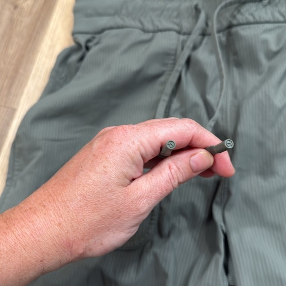 Lululemon Beyond the Studio Crop
Grey Sage Athletic Pants Size 6 - Picture 11 of 13